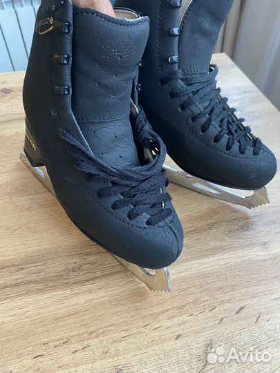 Коньки для фигурного катания профессиональные 225