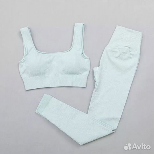 Спортивный костюм 3 в 1 новый тайтсы топ рашгард