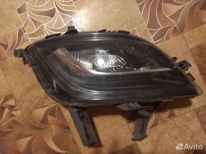 Противотуманка на opel astra j