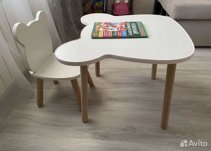 Детский стол и стул