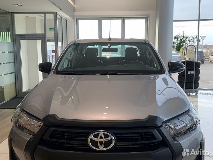 Toyota Hilux 2.4 MT, 2022, 1 км