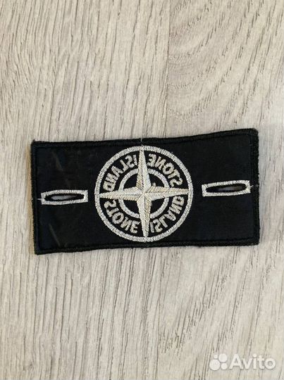 Белый патч Stone Island