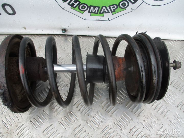 Кулак поворотный передний (под ABS) BMW E30 1986г