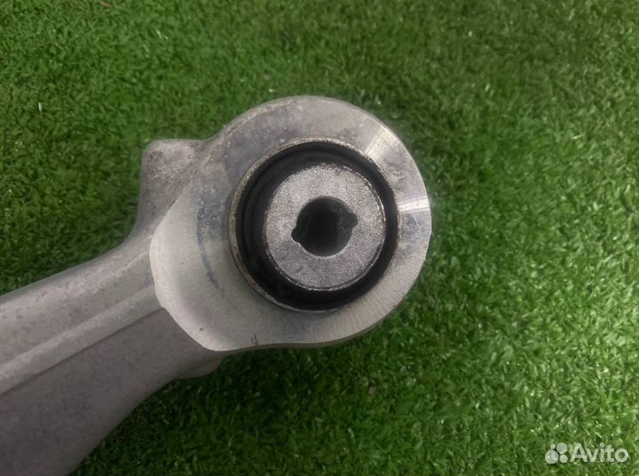 Нижняя продольная штанга задняя Mercedes-Benz Amg