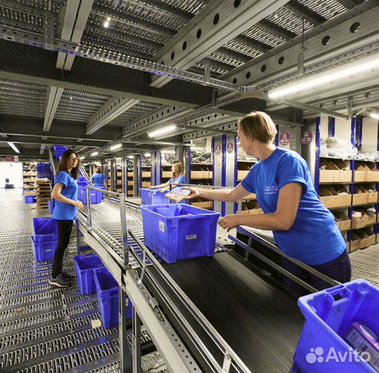 Сотрудник склада Ozon
