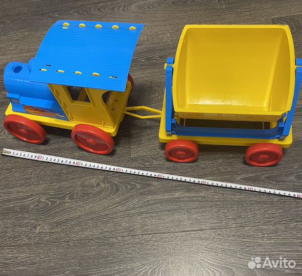 Паровоз игрушечный