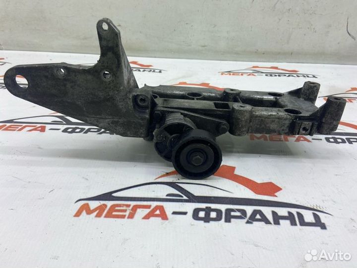 Кронштейн генератора Volvo S80 седан B6284T 2001