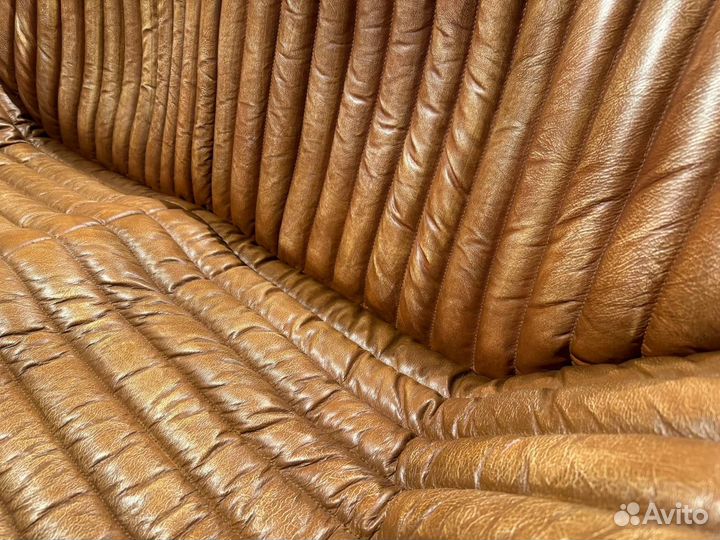 Двухместный прямой кожаный диван Thutsi