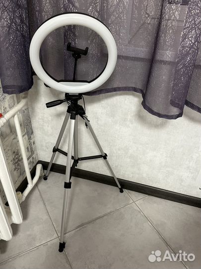 Штатив и лампа