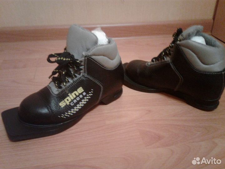 Лыжные ботинки