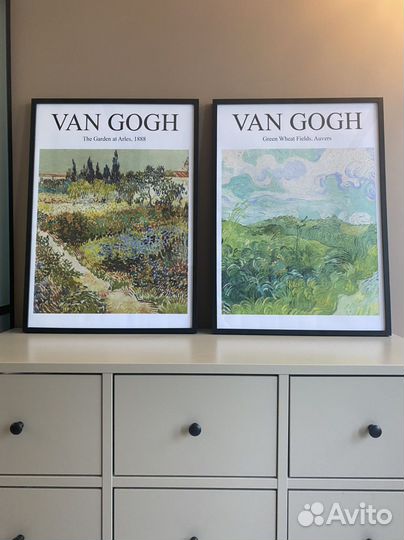 Рамки черные с постерами под стеклом 50/70