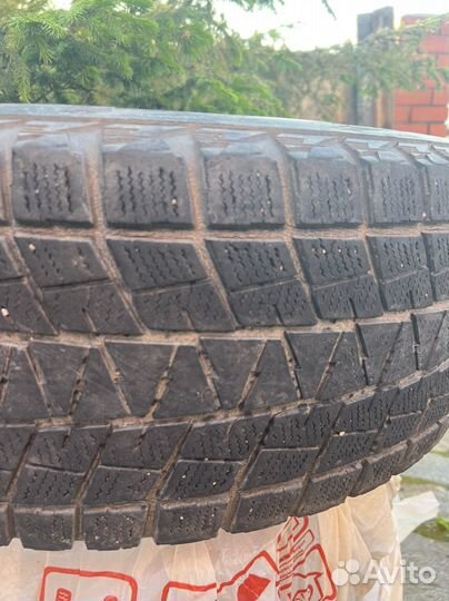 Bridgestone Blizzak DM-V1 265/65 R17