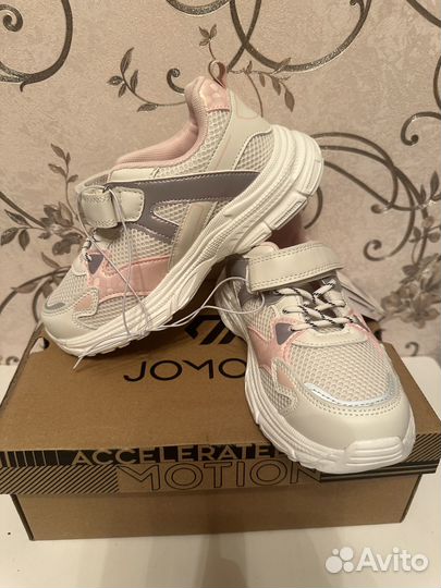 Новые кроссовки для девочки 31,33