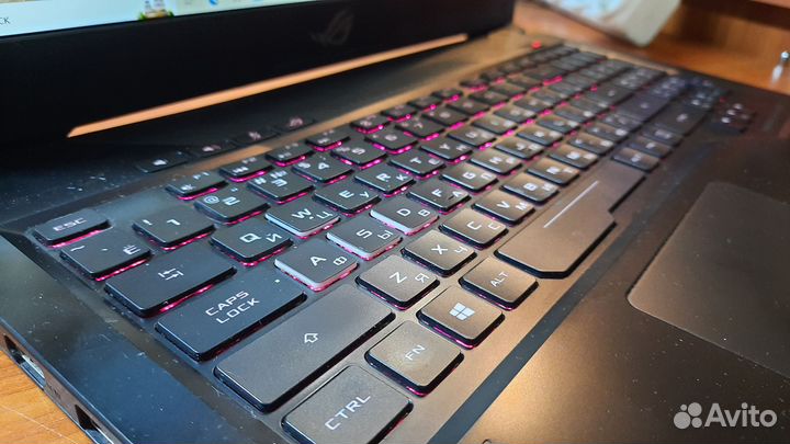 Игровой ноутбук Asus rog strix