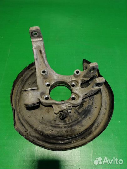 Кулак поворотный зад левый Audi S8/A8 D3