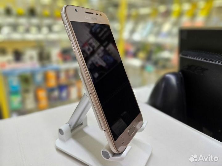 Смартфон Samsung Galaxy J3 SM-J330F/DS (2017)