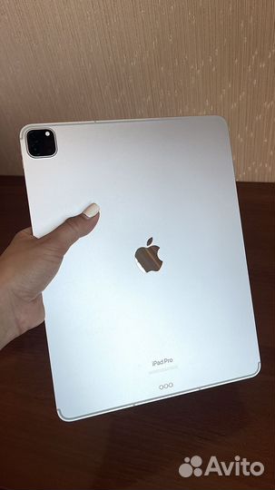 iPad pro 12 9 2022 m2