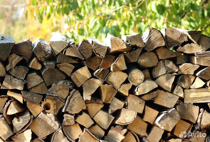 Дрова колотые береза липа сухие. Доставка