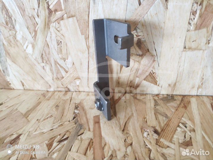 Кронштейн гидроусилителя Renault Duster