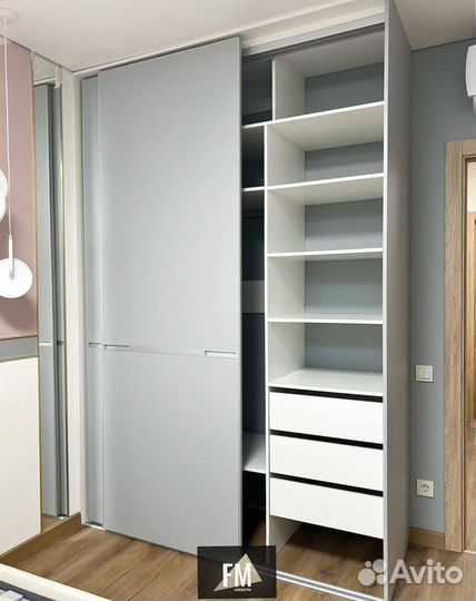 Современный шкаф купе