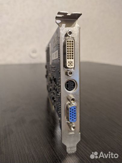 ATI RadeonTM 9550 VPU