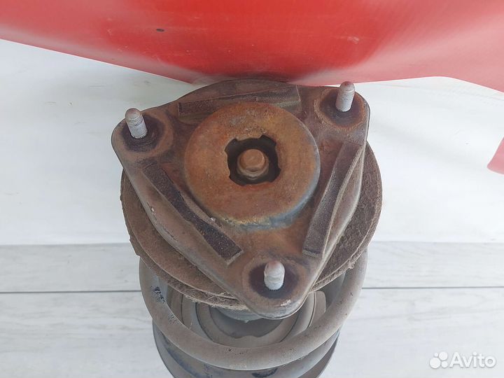 Toyota Rav4 Амортизатор передний правый