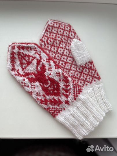 Рукавицы ручной вязки 
