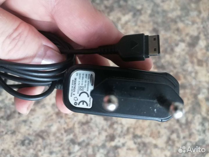 Зарядное устройство для телефона