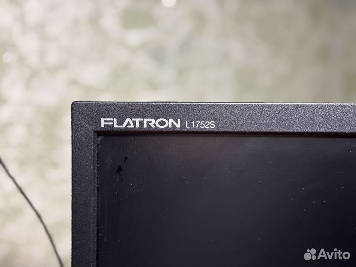 Монитор LG Flatron L 1752S