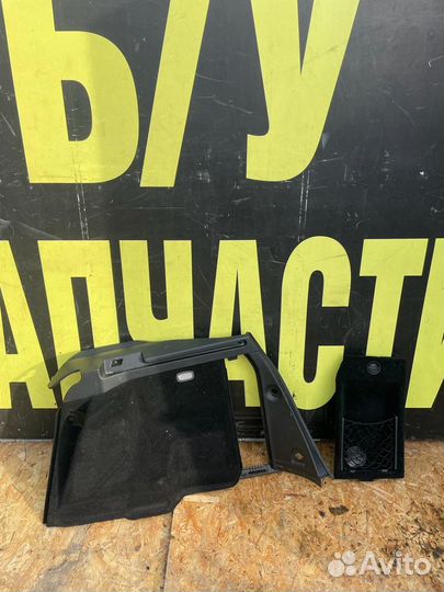 Обшивка багажника правая Мерседес GLK X204