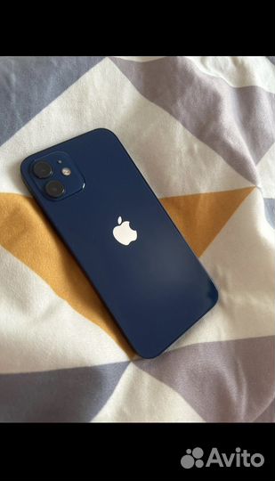 Телефон iPhone 12
