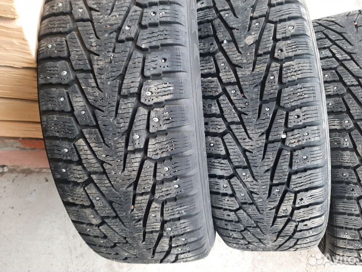 Продаю колеса 4 шт 225/60/17 зима