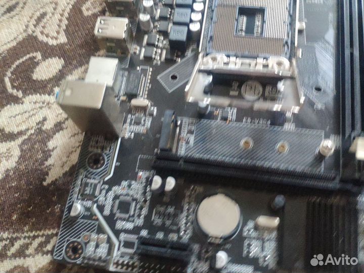 Материнская плата