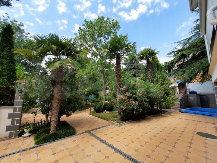 Дом 224 м² на участке 10 сот.