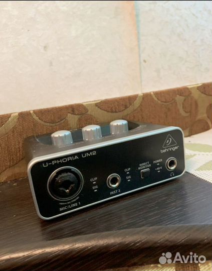 Звуковая карта behringer umc2