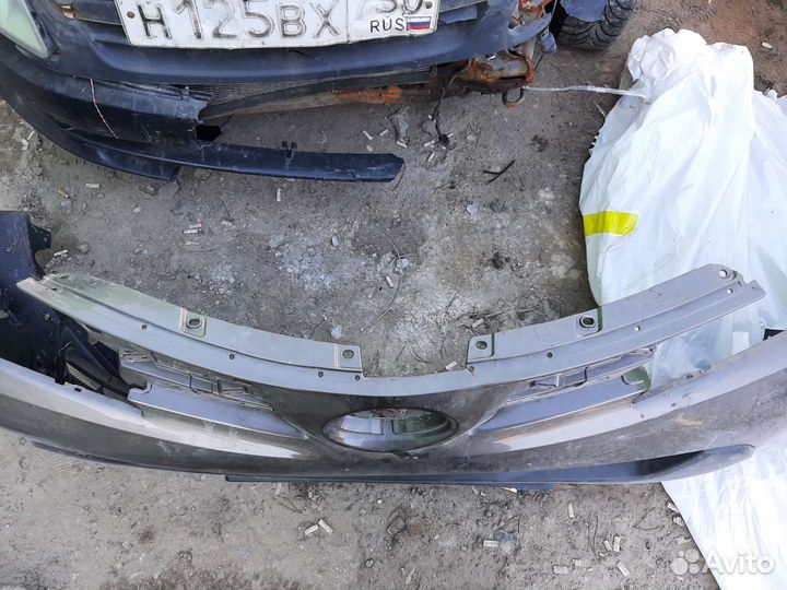 Бампер передний Toyota Rav4 дорестайл