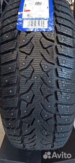 Compasal Winter Stud 235/45 R18