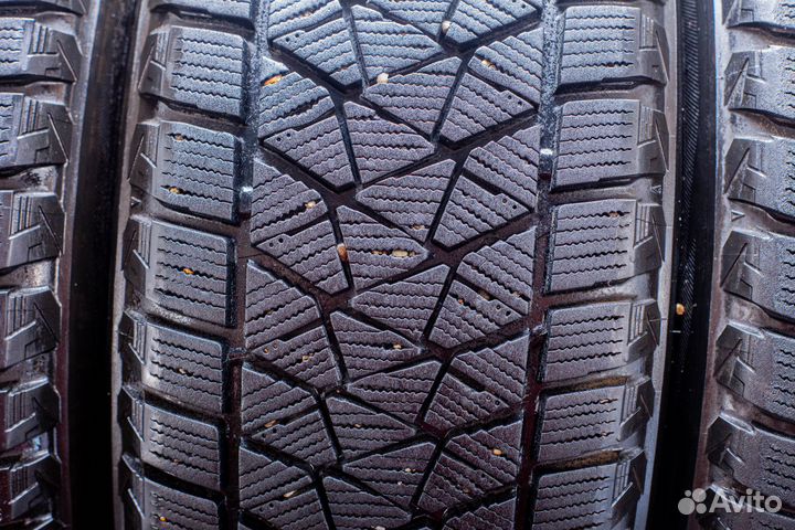 Bridgestone Blizzak DM-V2 225/55 R18 98T