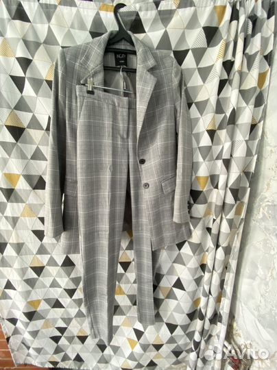 Брючный костюм женский