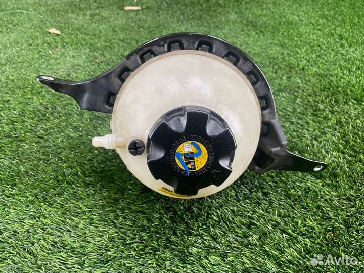 Бачок расширительный Bmw 5 F10 N20B20 2011