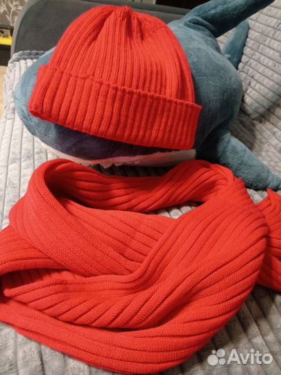 Женский шарф и шапочка