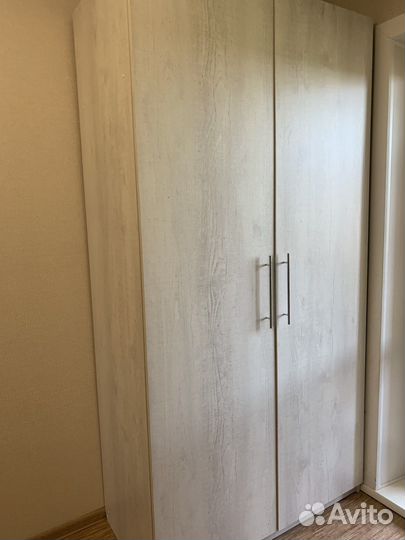 Компьютерный стол и шкаф