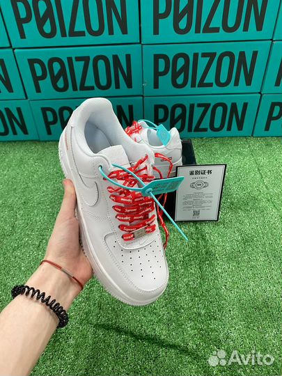 Nike Air Force 1 Supreme Белые Poizon