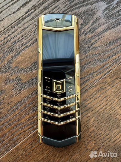 Vertu Signature Yellow Gold, 4 ГБ