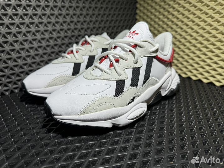 Оригинальные кроссовки Adidas ozweego, 35 р-р