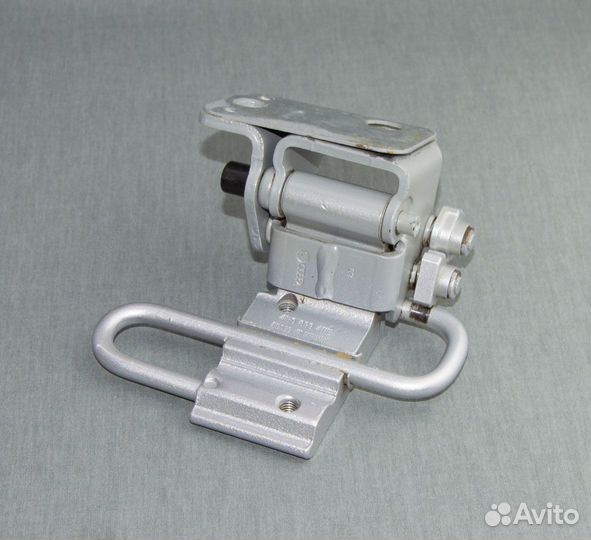 Петля двери audi a6 c5 4b0833411e
