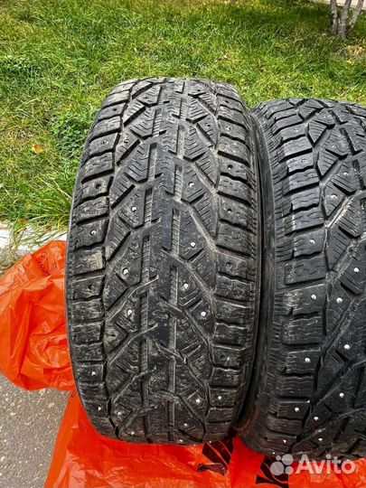 Tigar SUV Ice 215/60 R17 100T