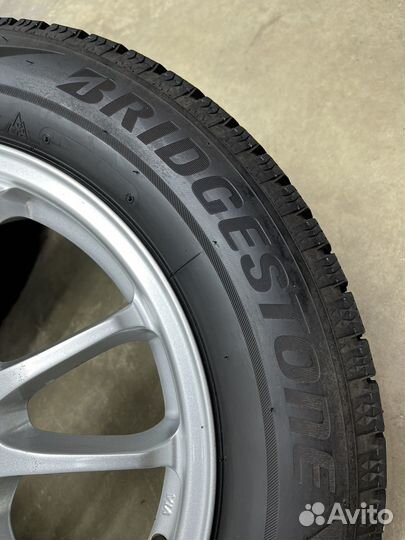 Bridgestone Blizzak VRX2 205/60 R16 92Q