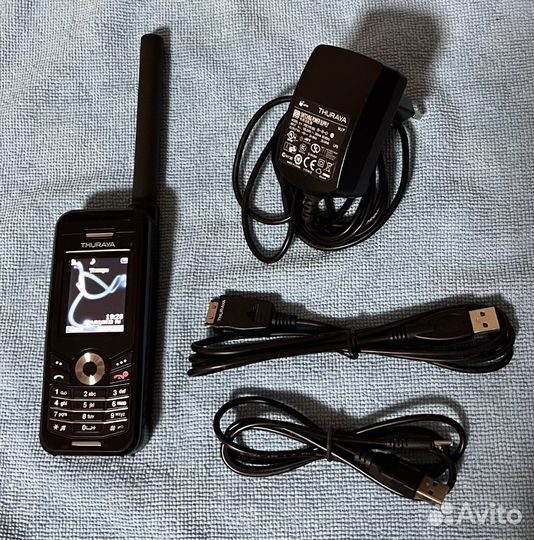 Спутниковый телефон Thuraya XT