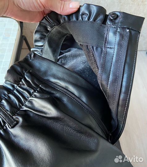 Юбка из искуственной кожи, черная